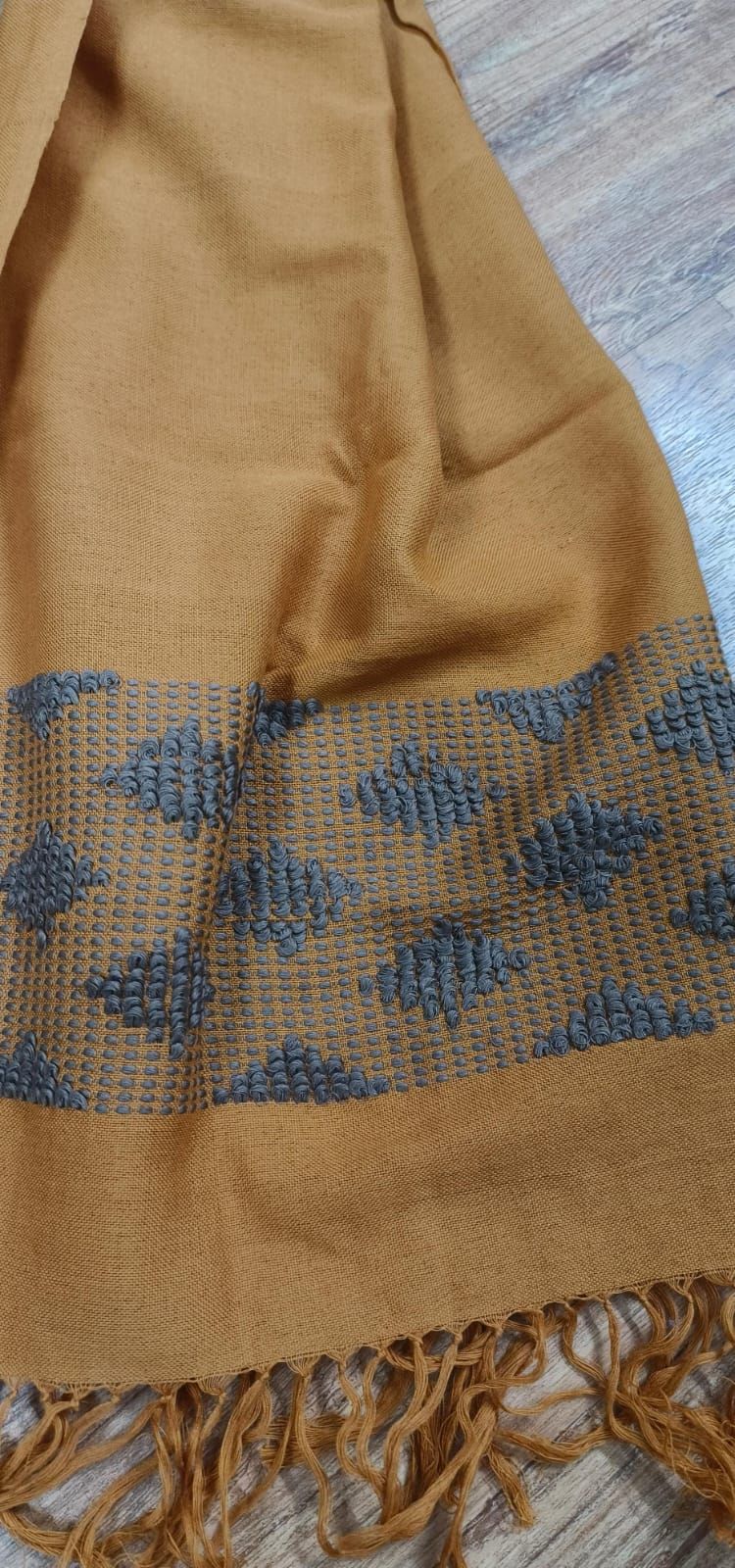 Cotton inly scarf with extra weft work